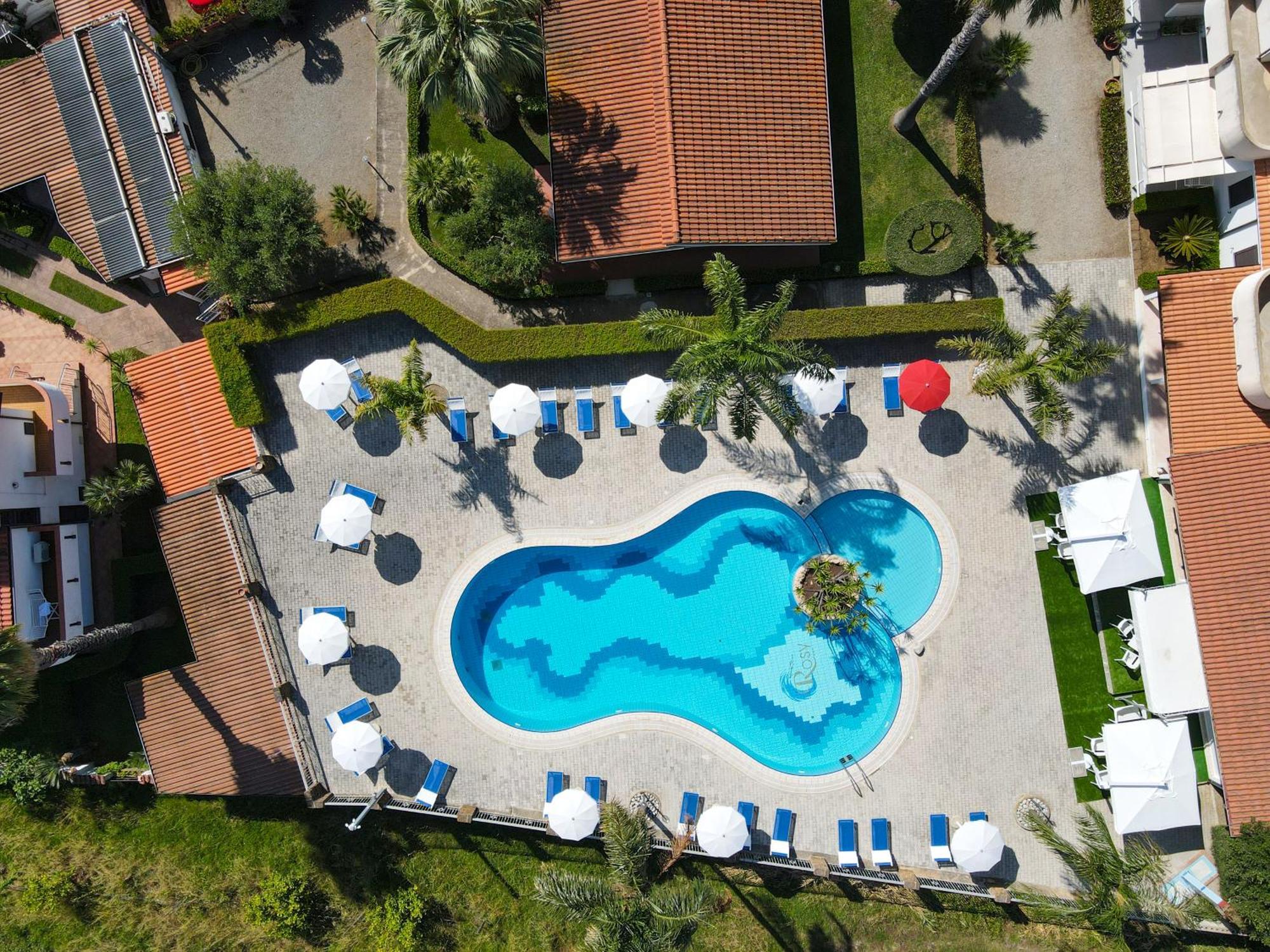 Rosy Aparthotel