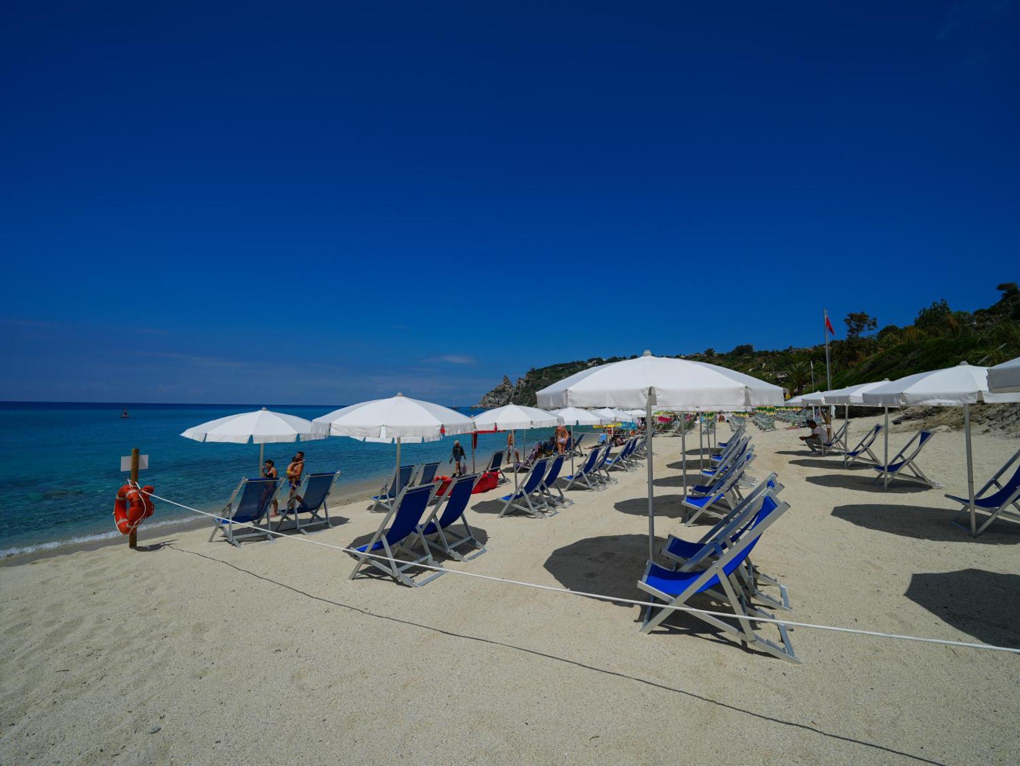 Rosy Aparthotel 3*