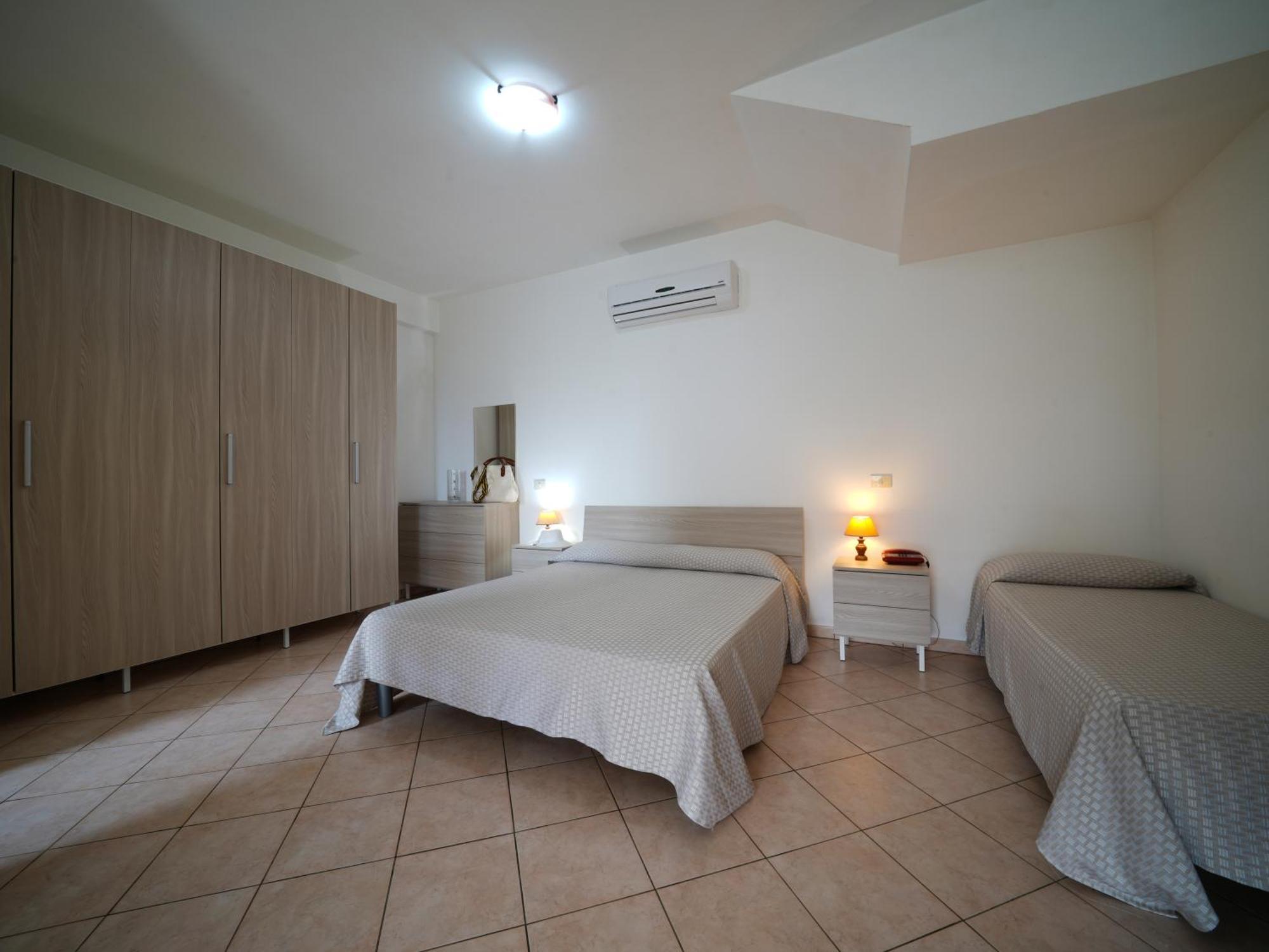 Rosy Aparthotel 3*
