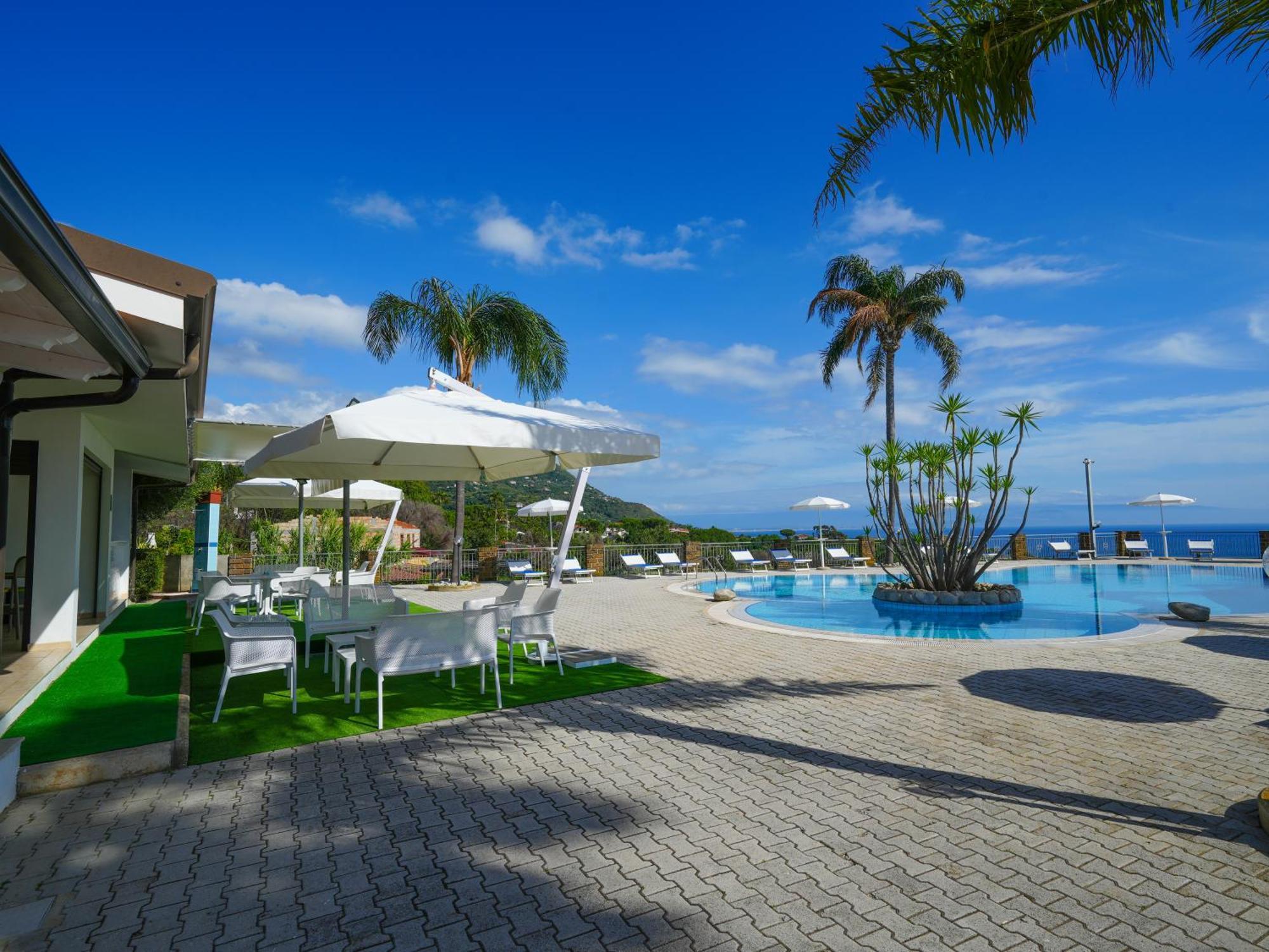 Aparthotel Rosy Capo Vaticano