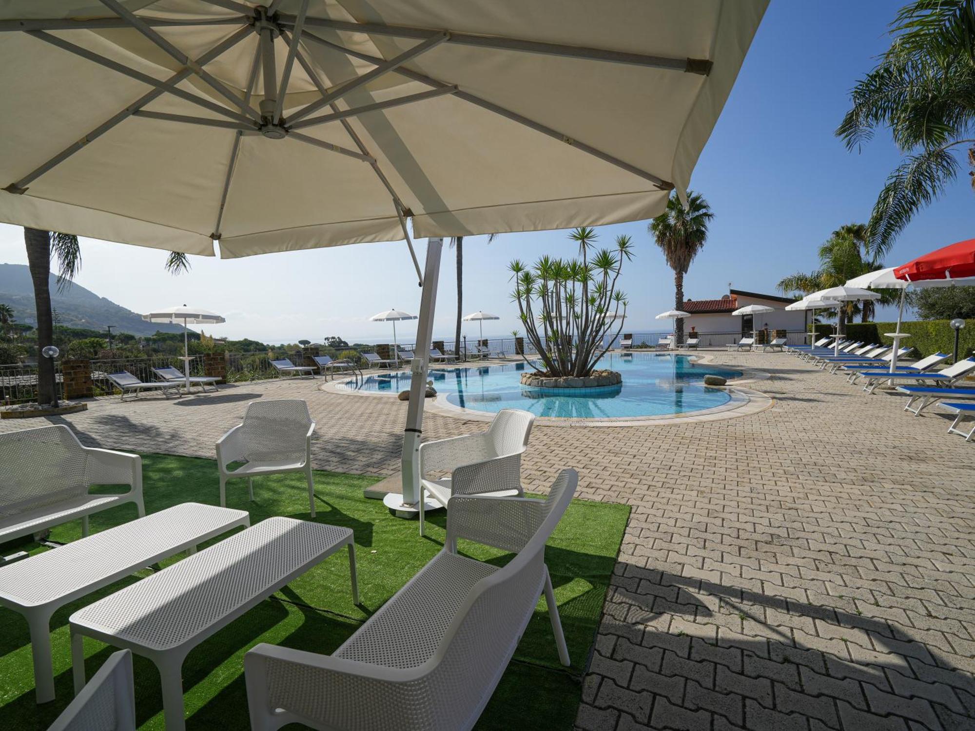 Rosy Aparthotel